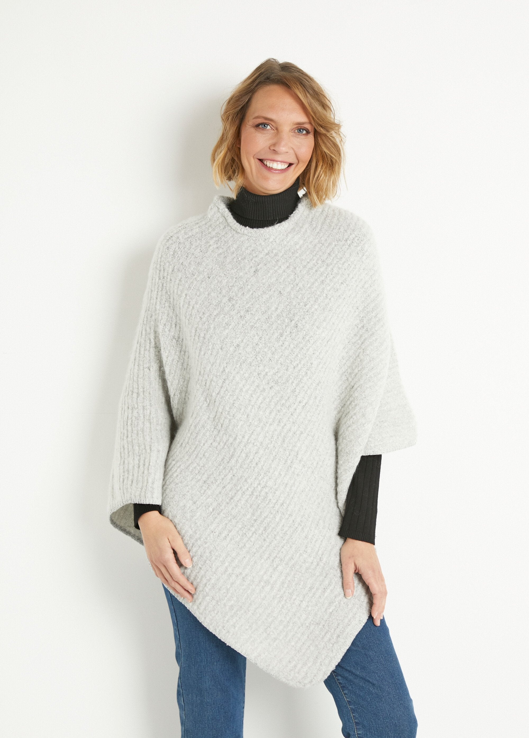 Warm_fluffy_knit_poncho_Gray_FA1_slim