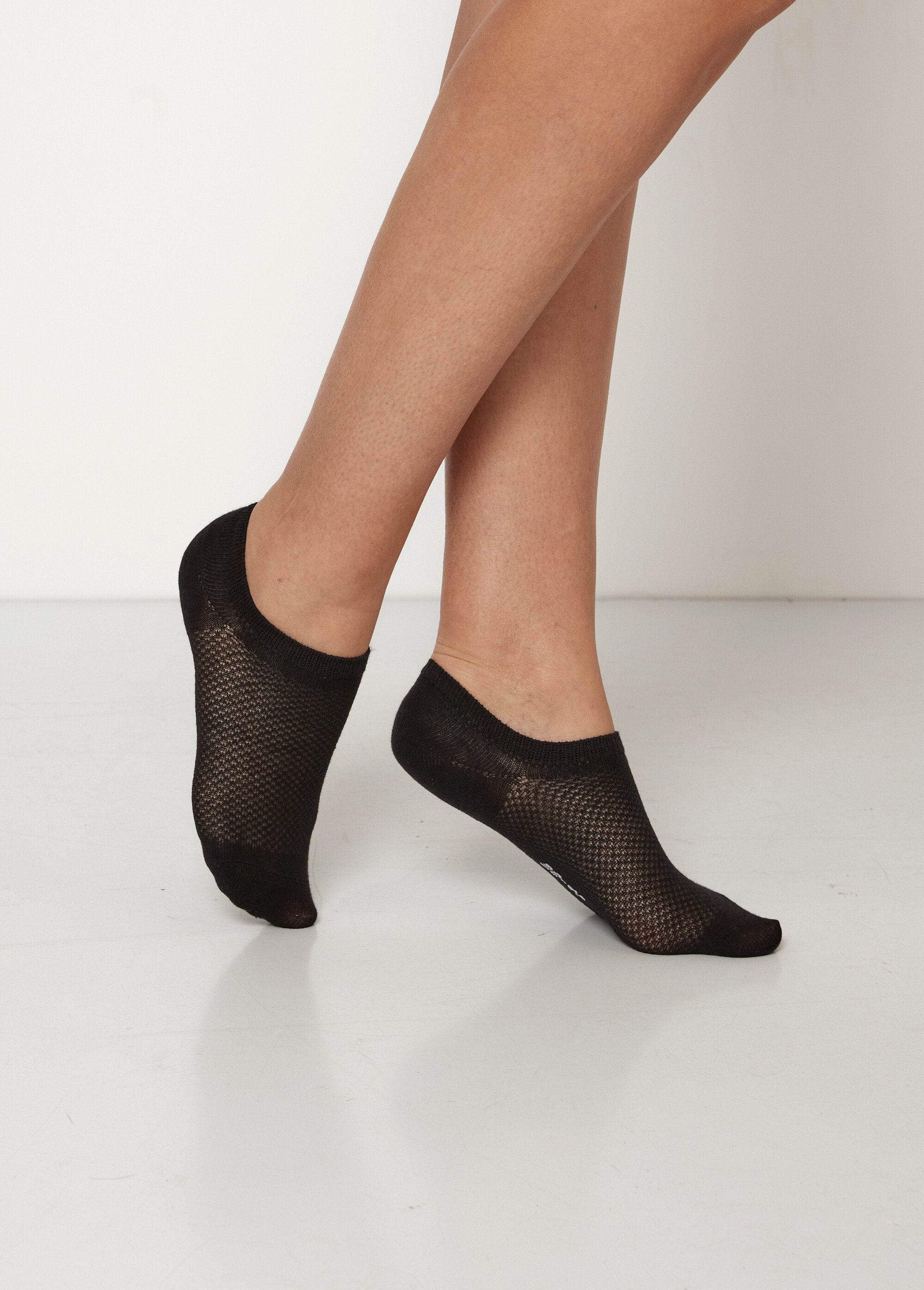 Cotton-rich_foot_protectors_Black_DE1_slim