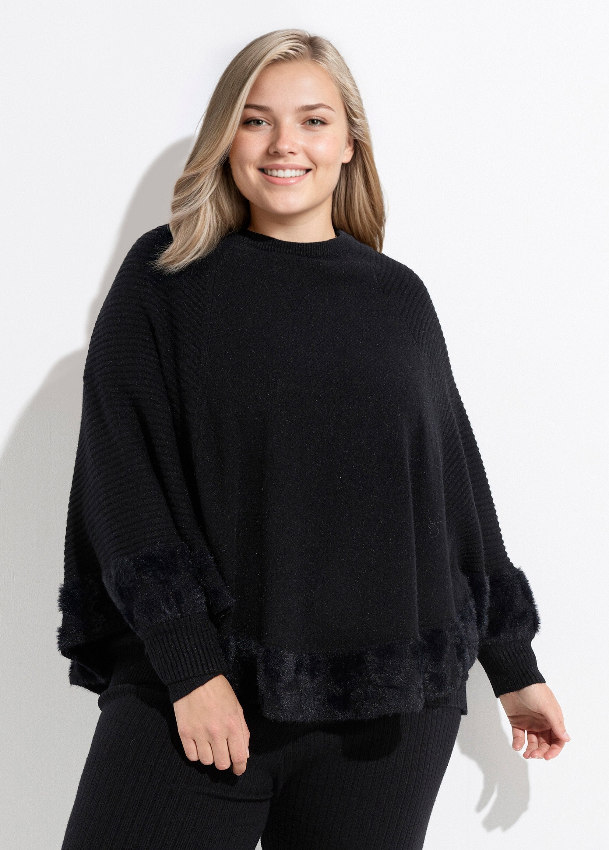Heart-knit_cape_poncho_with_round_neck_Black_FA1_curvy