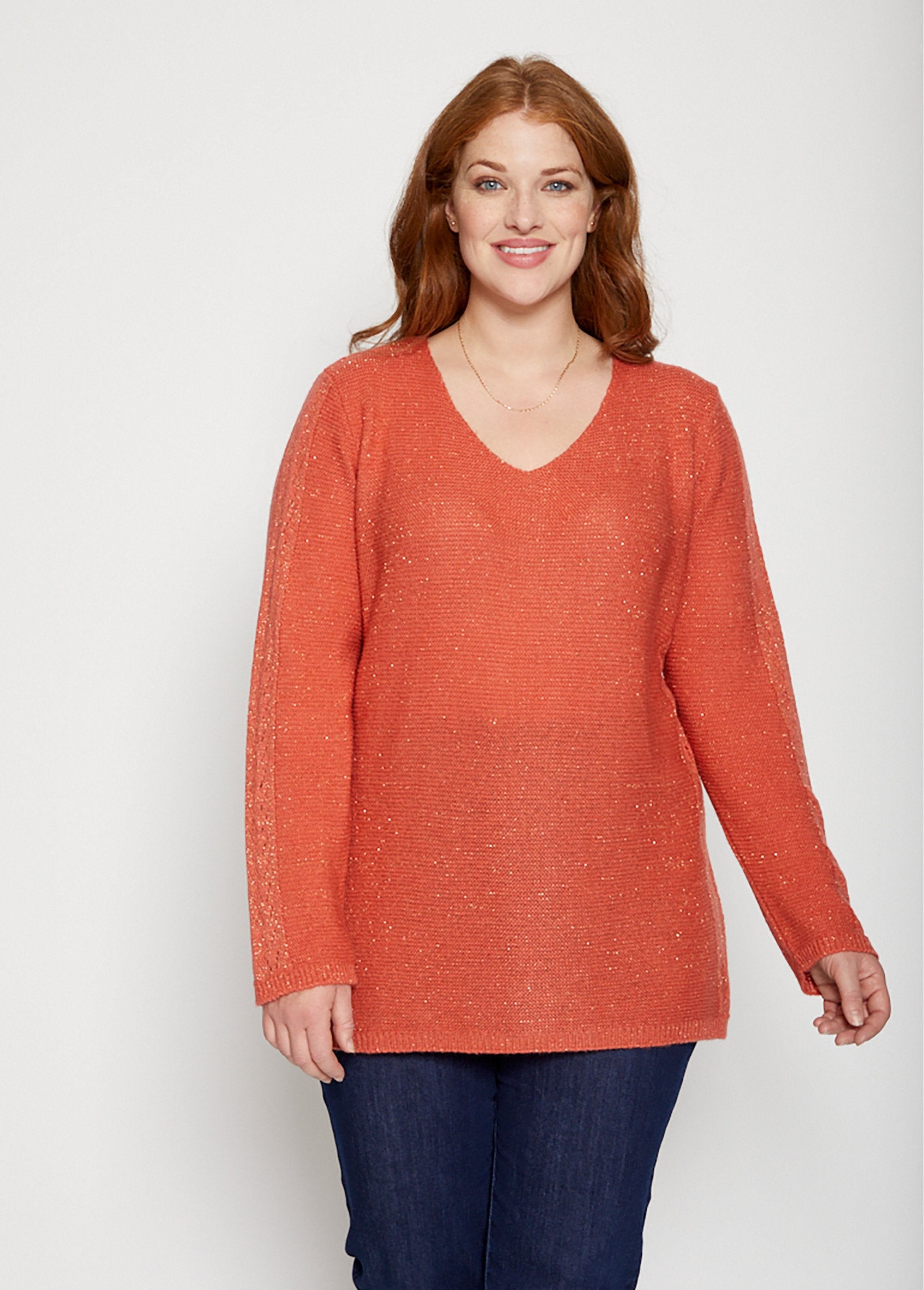 Rounded_V-neck_sweater_with_openwork_details_Tomette_FA1_curvy