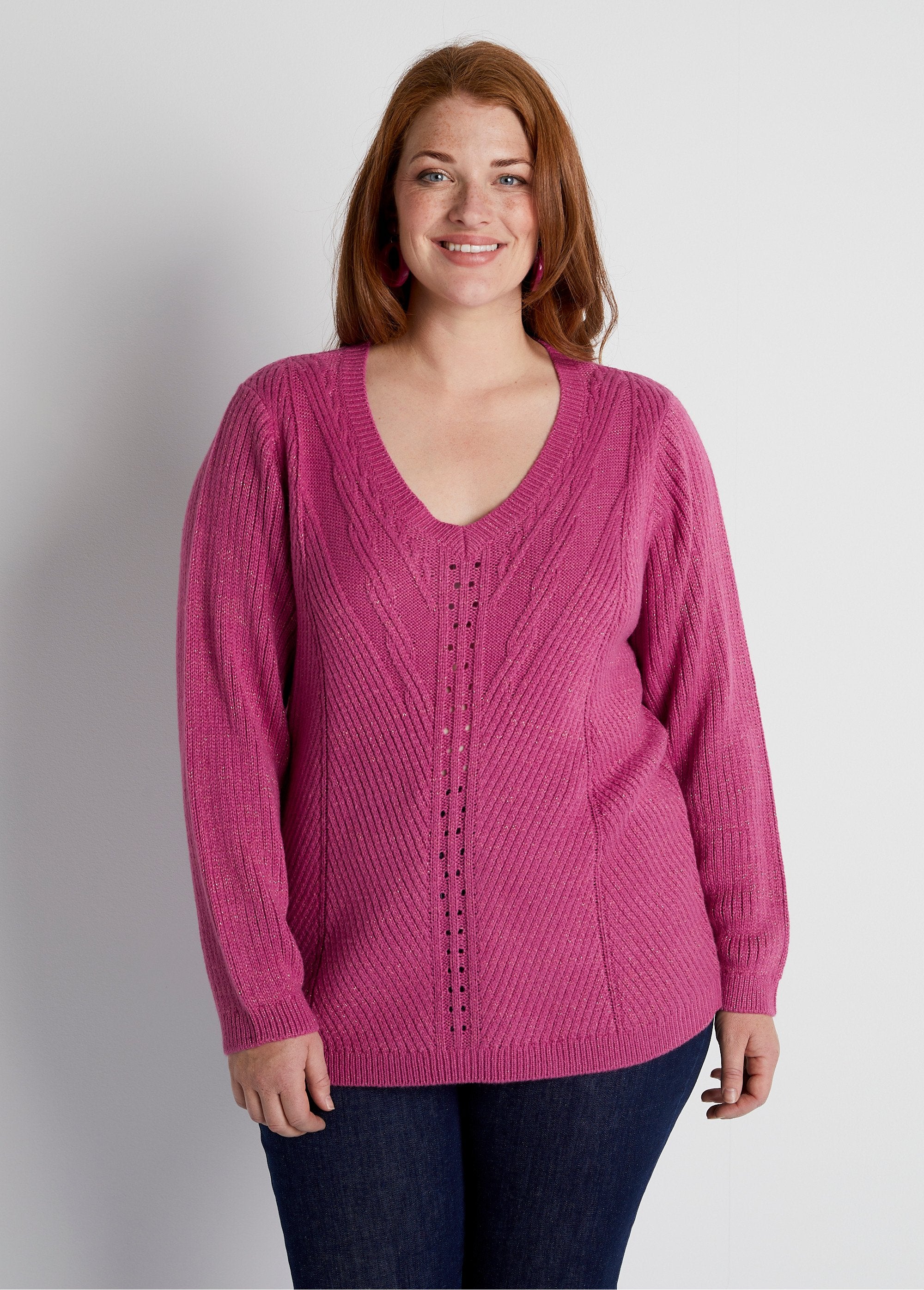 Plain_fancy_knit_V-neck_sweater_Blackcurrant_FA1_curvy