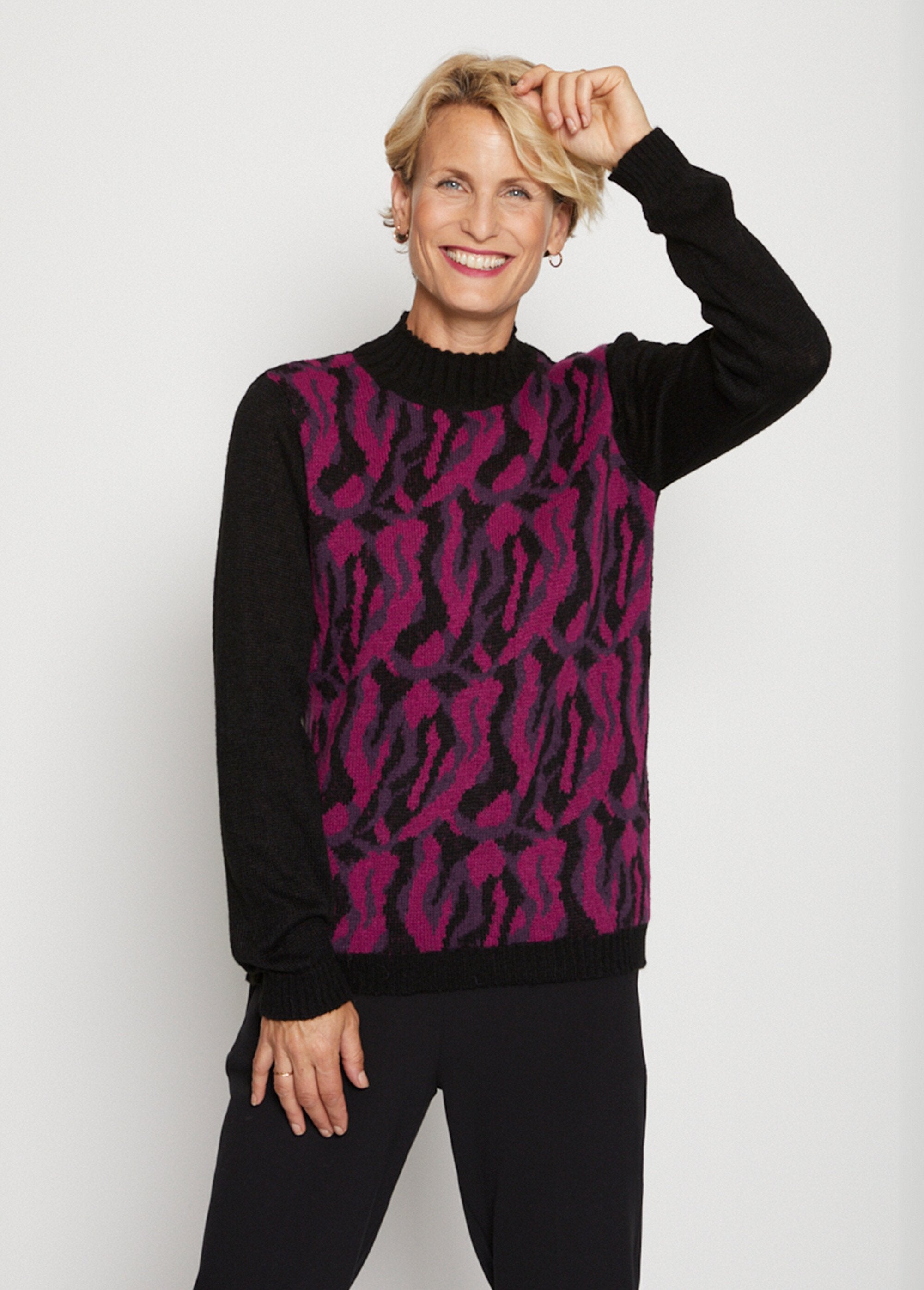High_neck_jacquard_sweater_Black_and_blackcurrant_FA1_slim