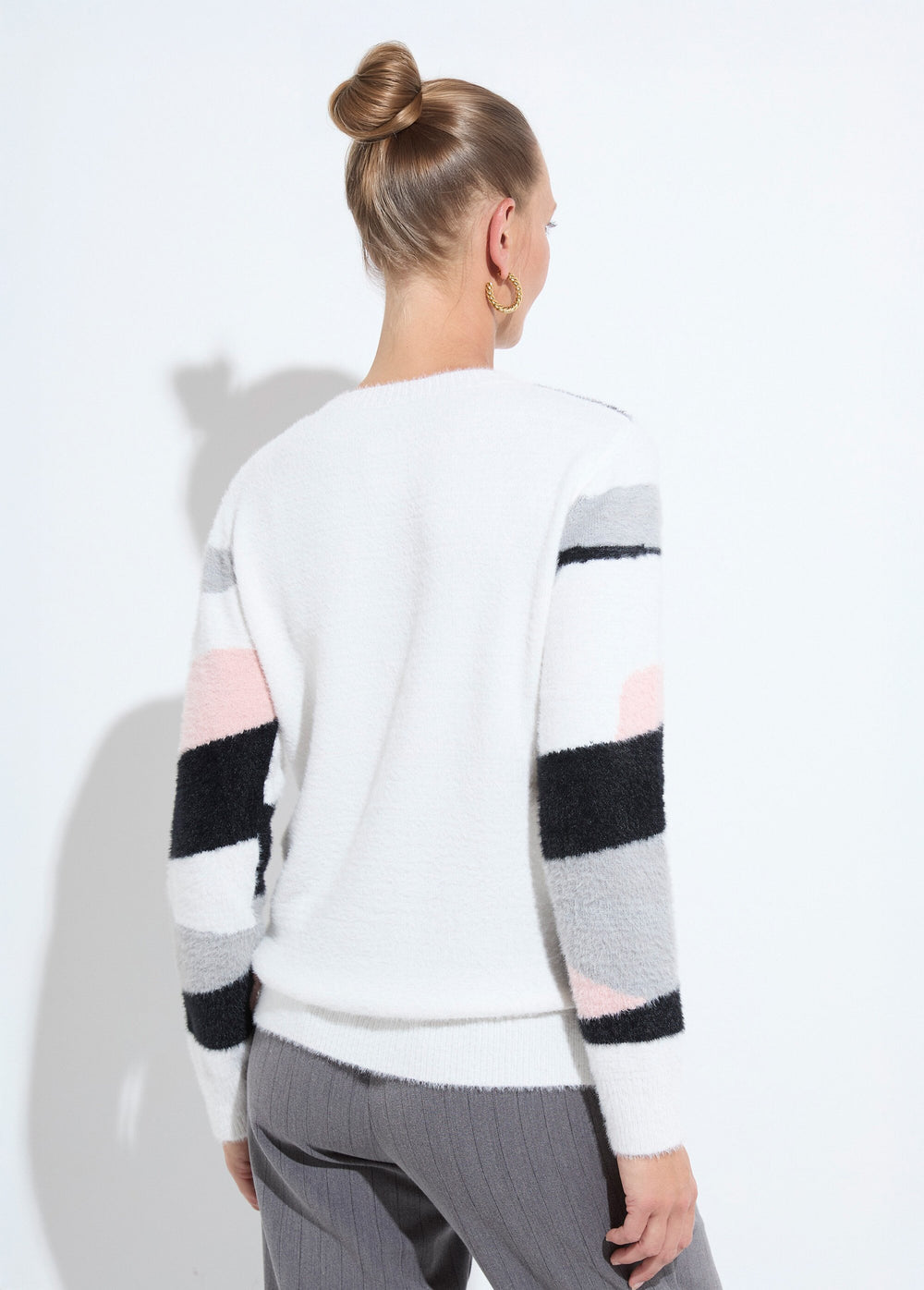 Pull jacquard à fleurs écru