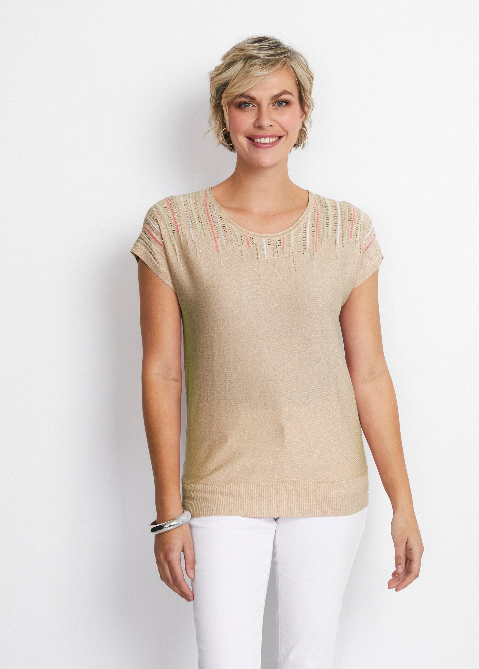 Shimmering_knit_sweater_with_kimono_sleeves_Beige_FA1_slim