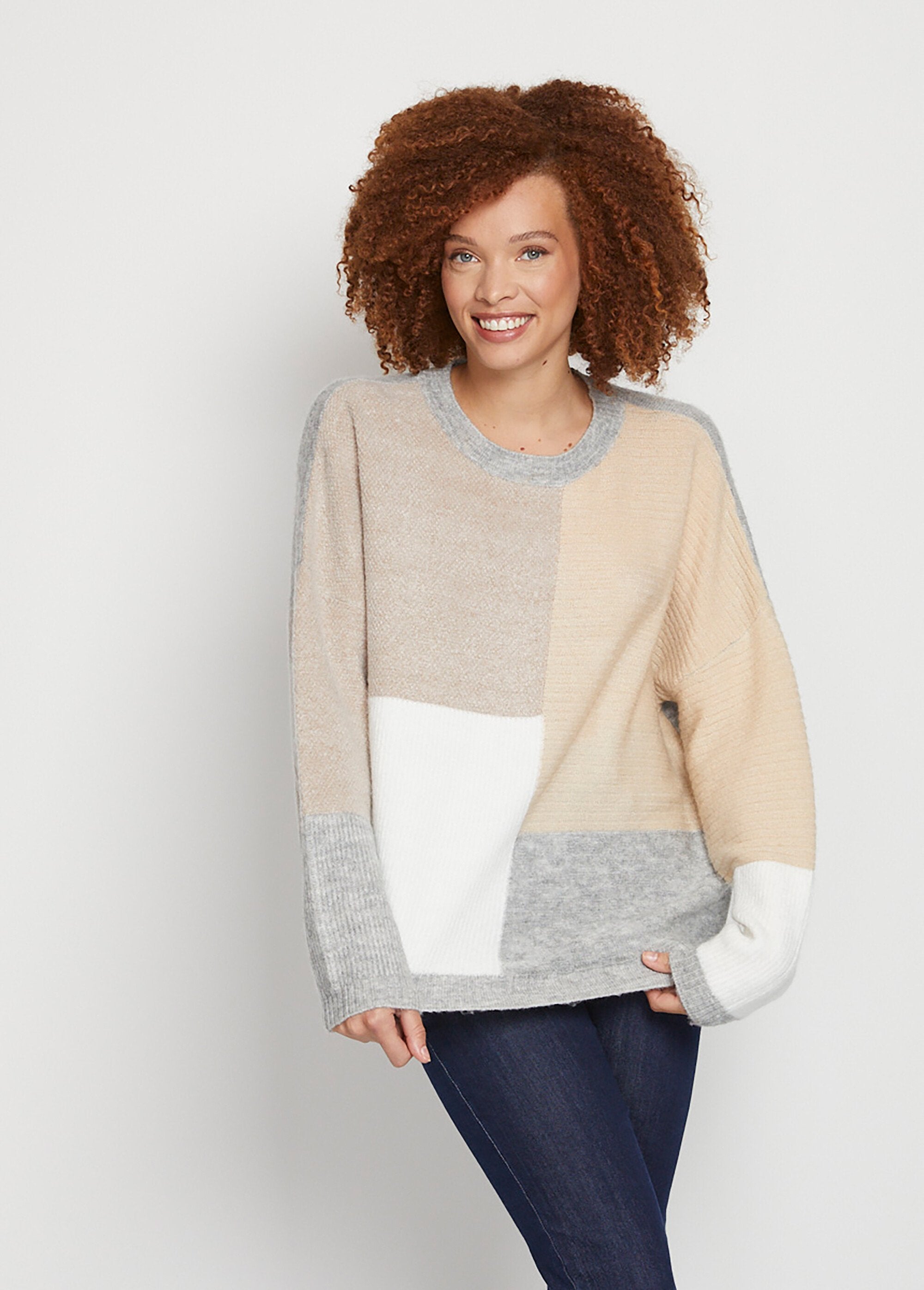 Round_neck_patchwork_sweater_Beige_and_gray_FA1_slim