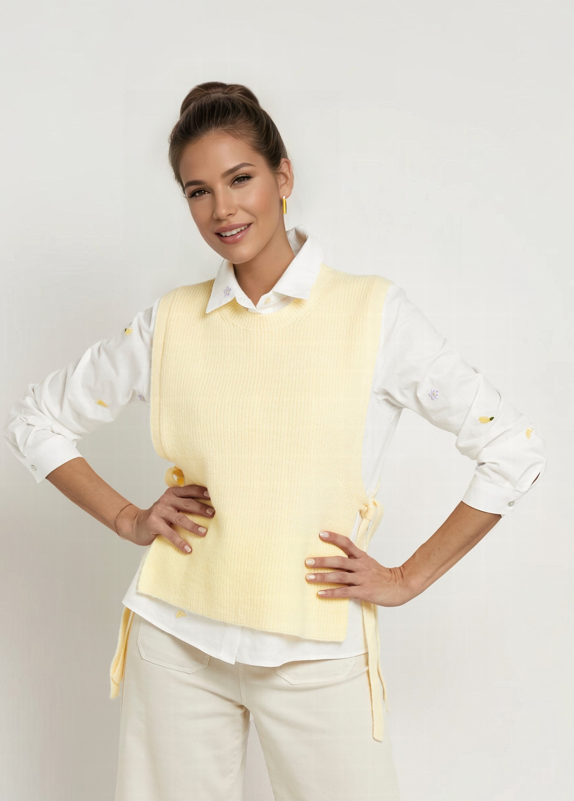 Sleeveless_sweater_with_side_tie_Light_yellow_FA1_slim