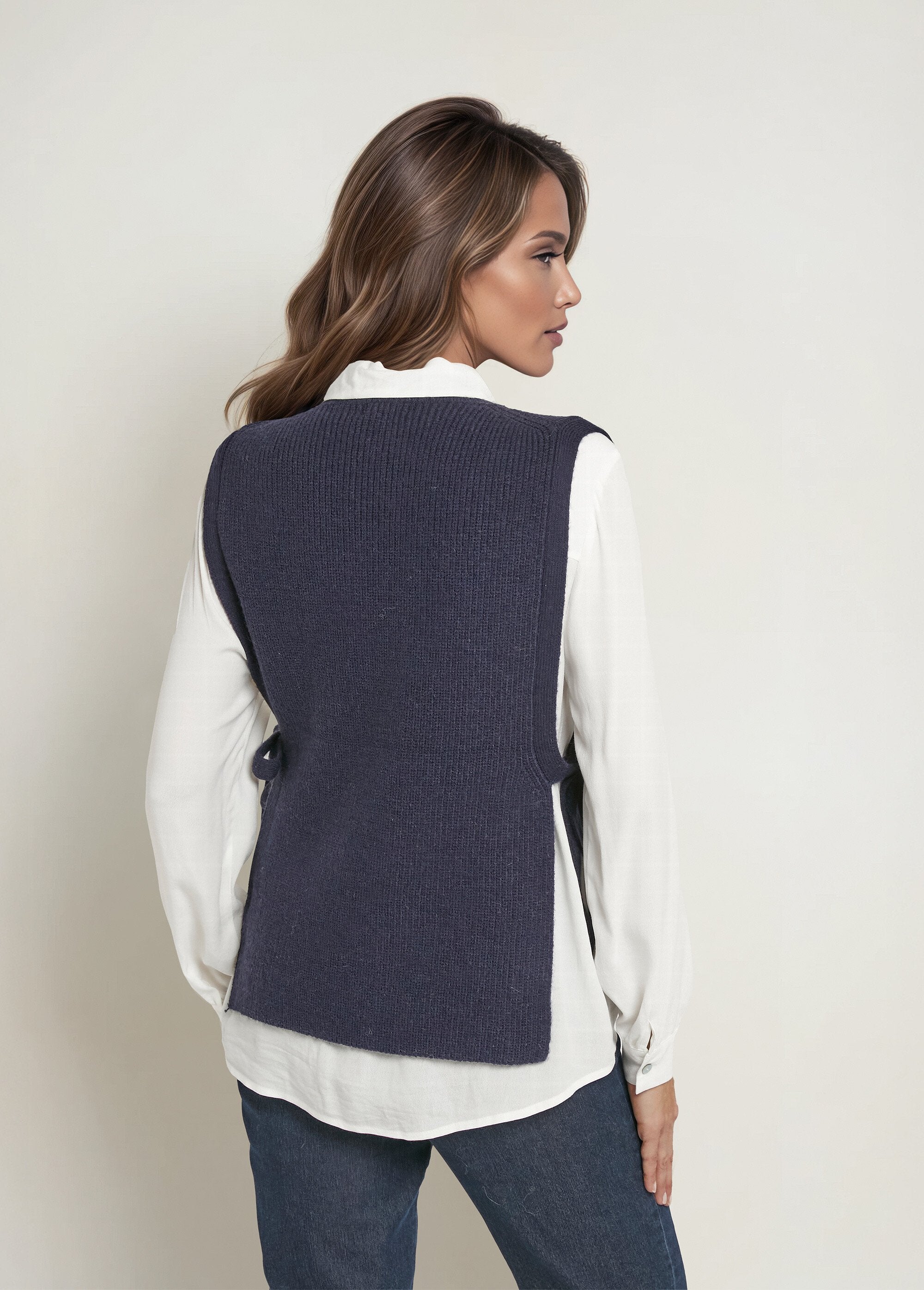 Sleeveless_sweater_with_side_tie_Marine_DO1_slim