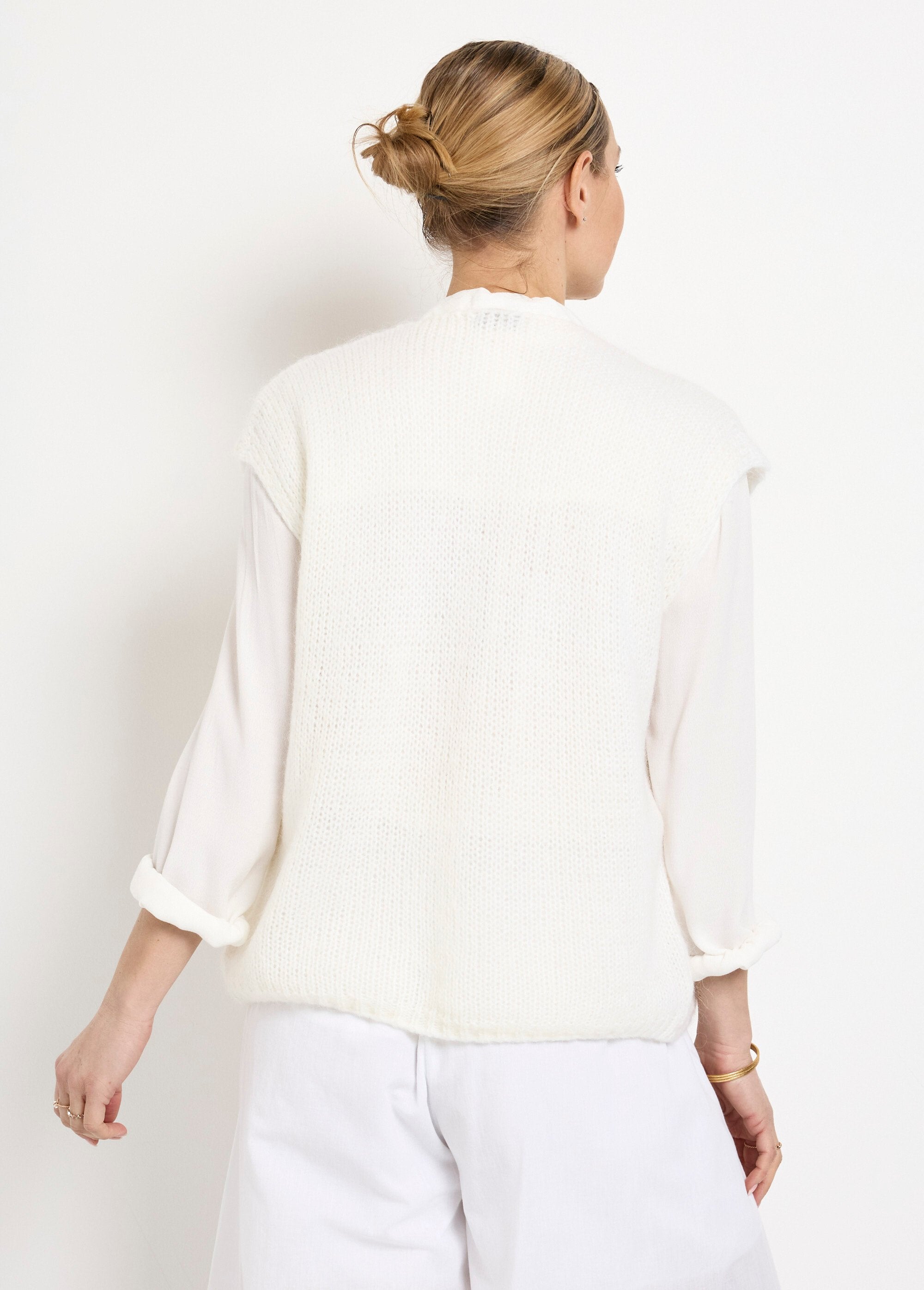 Warm_mohair_wool_sleeveless_sweater_edge_to_edge_Ecru_DO1_slim