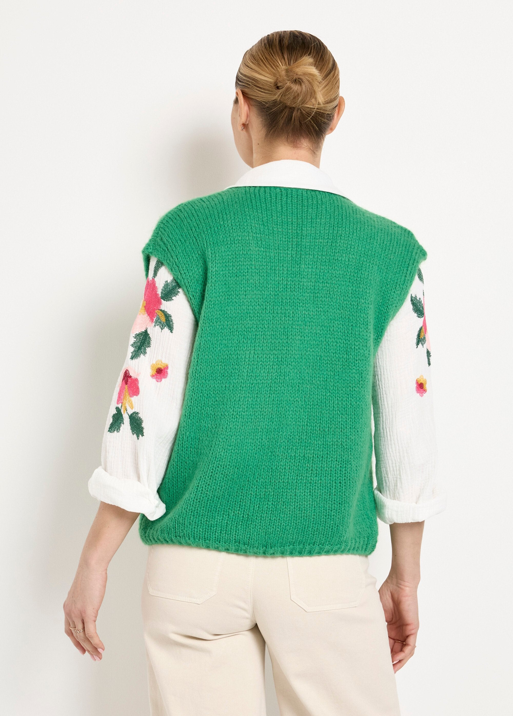 Warm_mohair_wool_sleeveless_sweater_edge_to_edge_Bright_green_DO1_slim