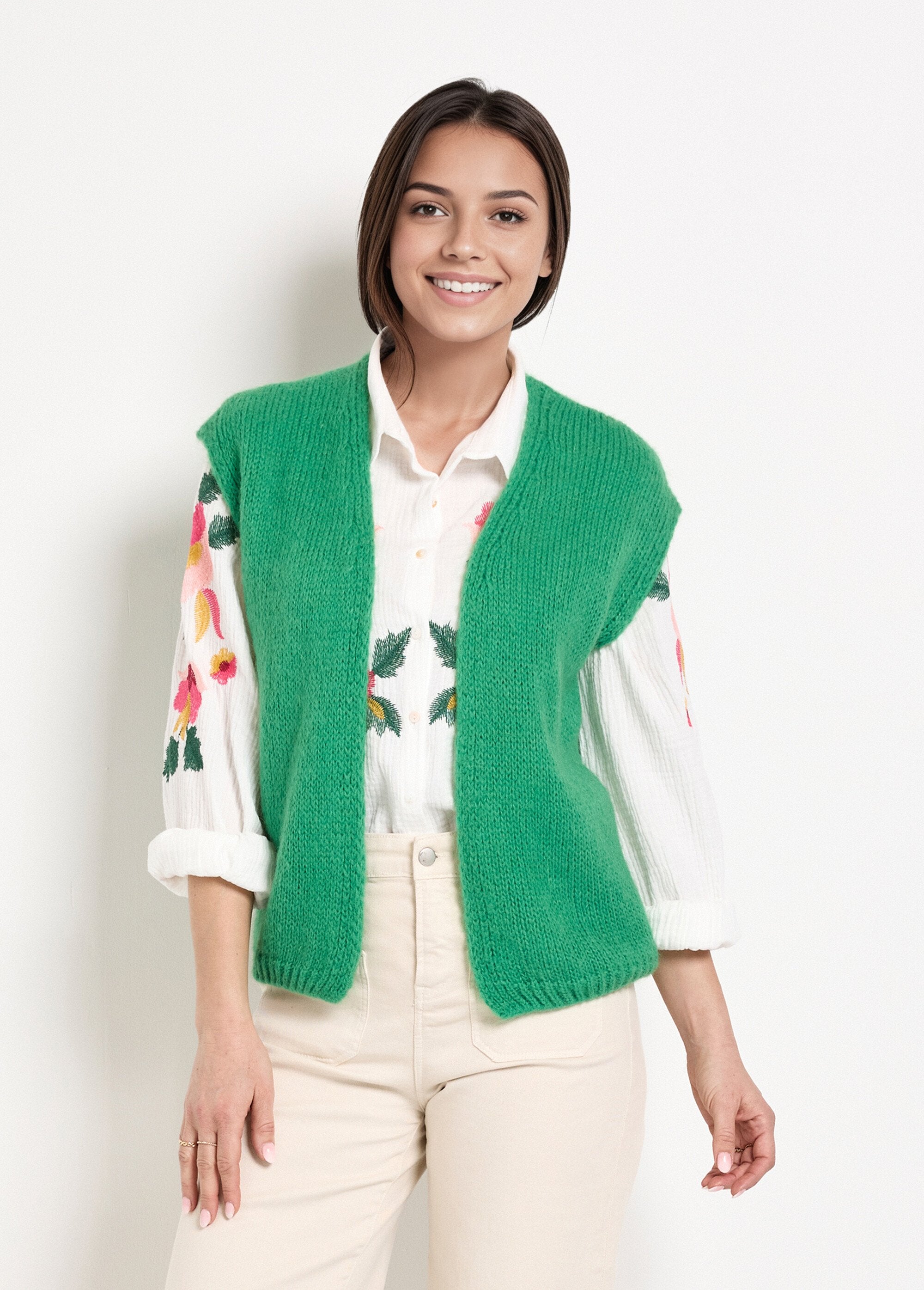 Warm_mohair_wool_sleeveless_sweater_edge_to_edge_Bright_green_FA1_slim