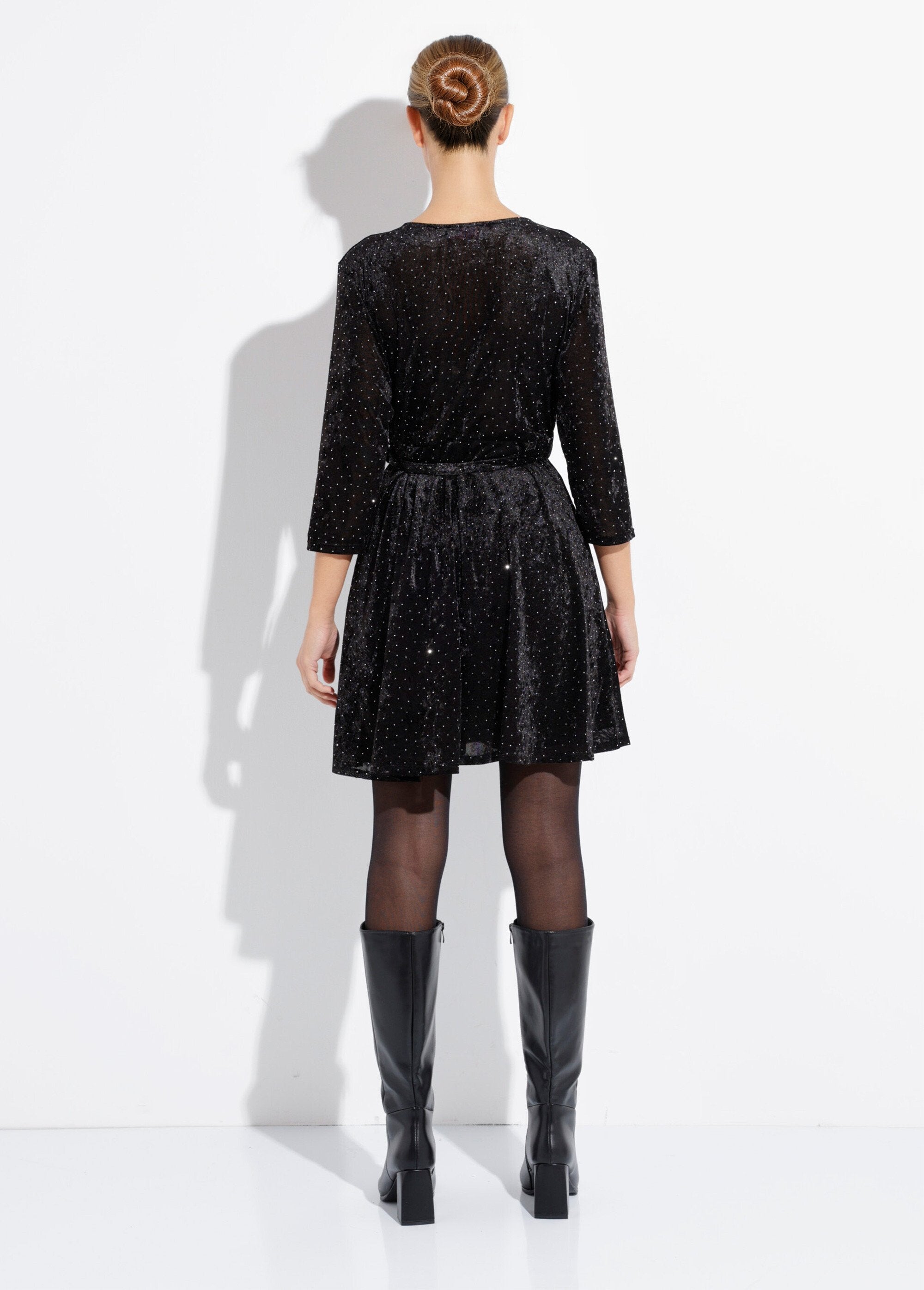 Chic_wrap_dress,_velvet_and_rhinestones_Black_DO1_slim