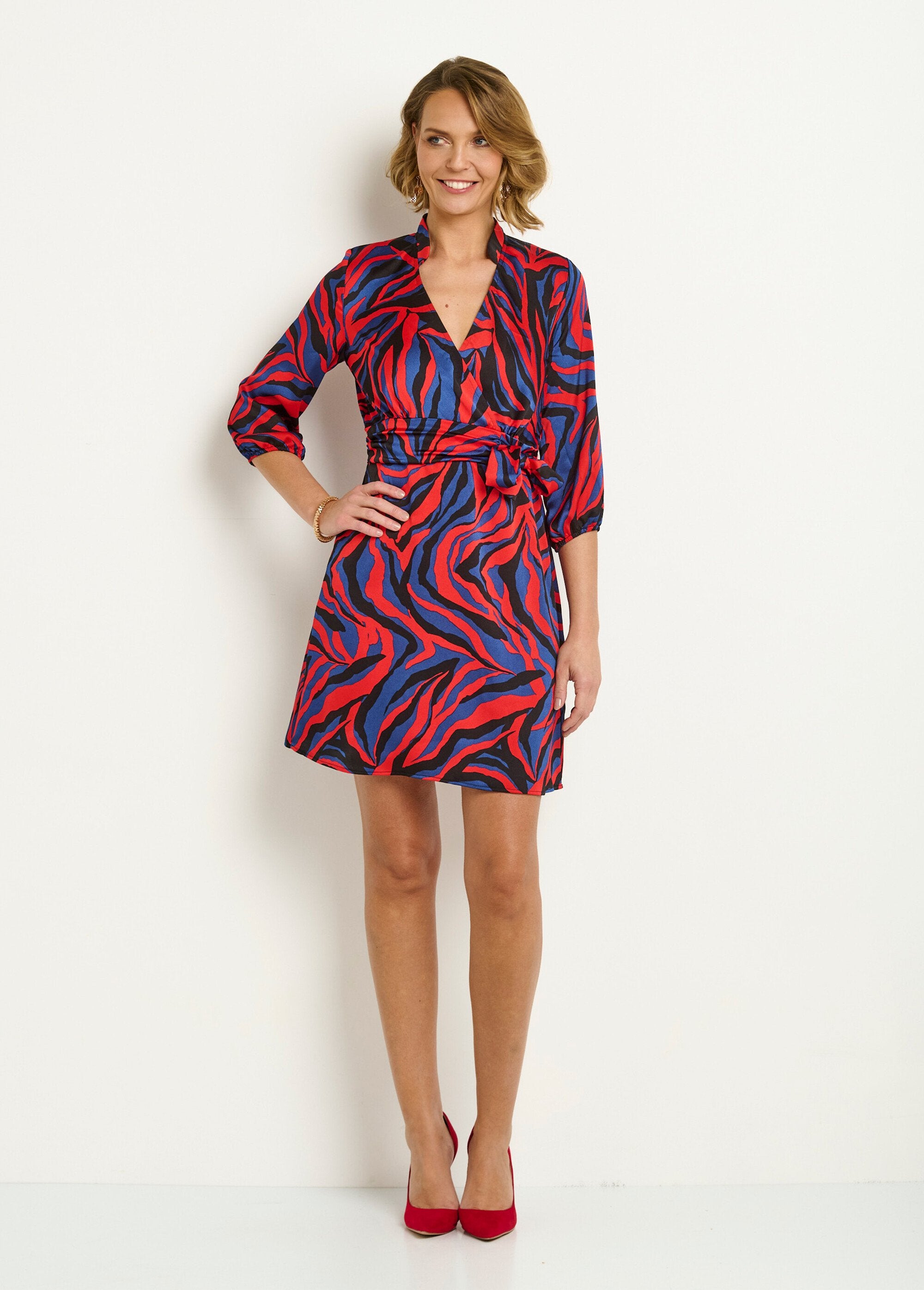 Short_wrap_dress_with_colorful_zebra_print_Red_and_blue_FA1_slim