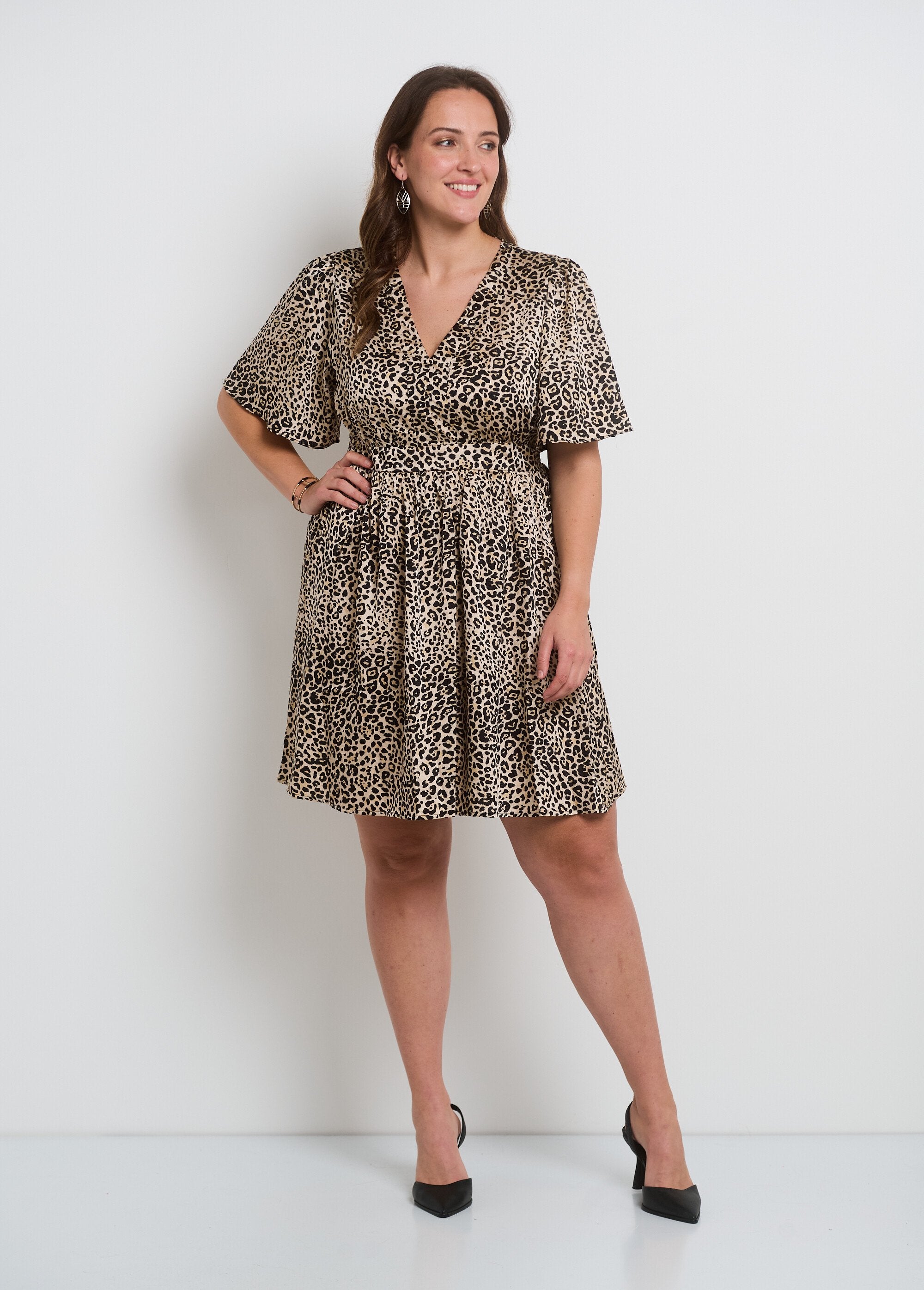 Leopard_print_short_dress_with_V-neck_Leopard_FA1_curvy