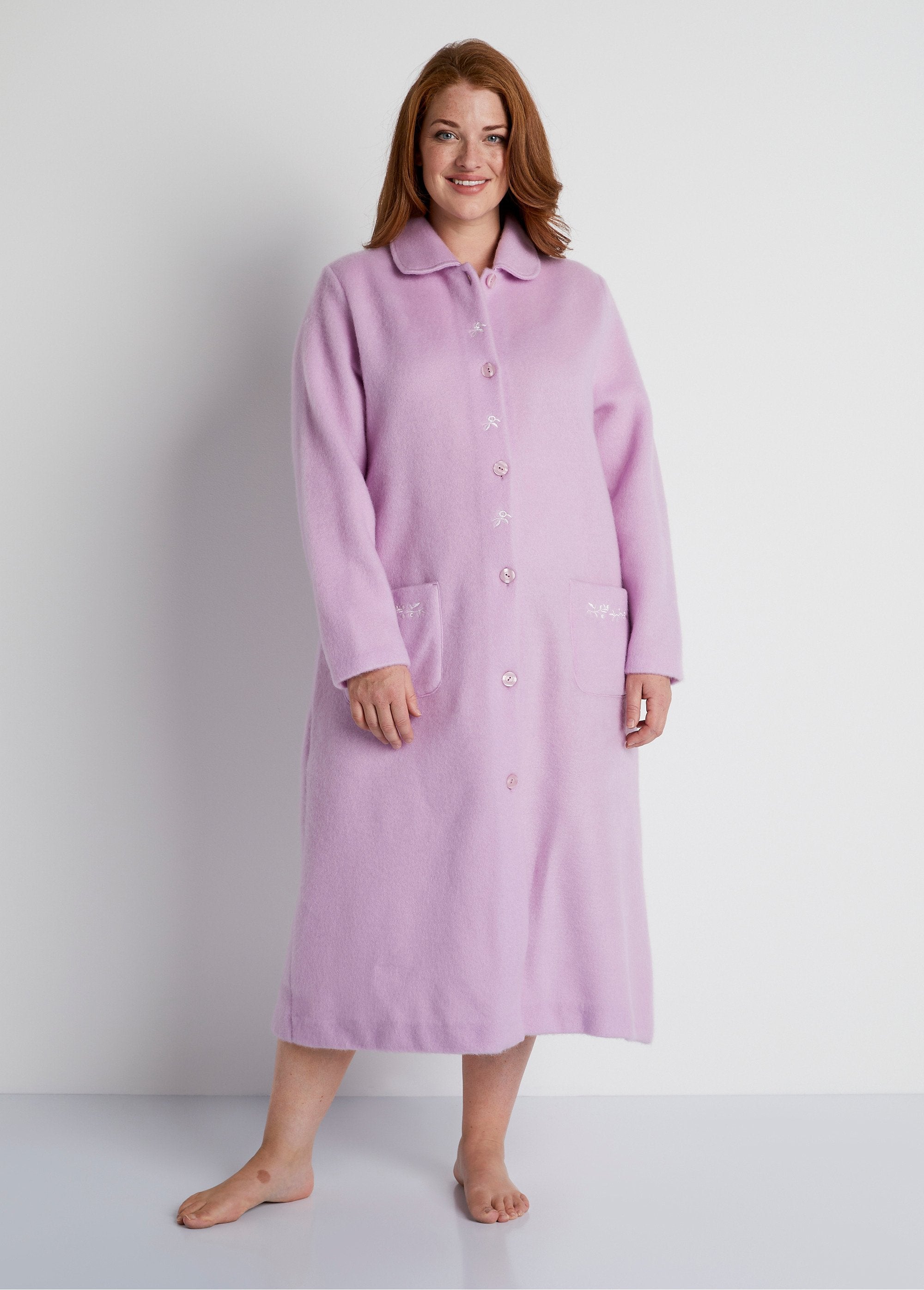 Courtelle®_warm_bathrobe_Lilac_FA1_curvy