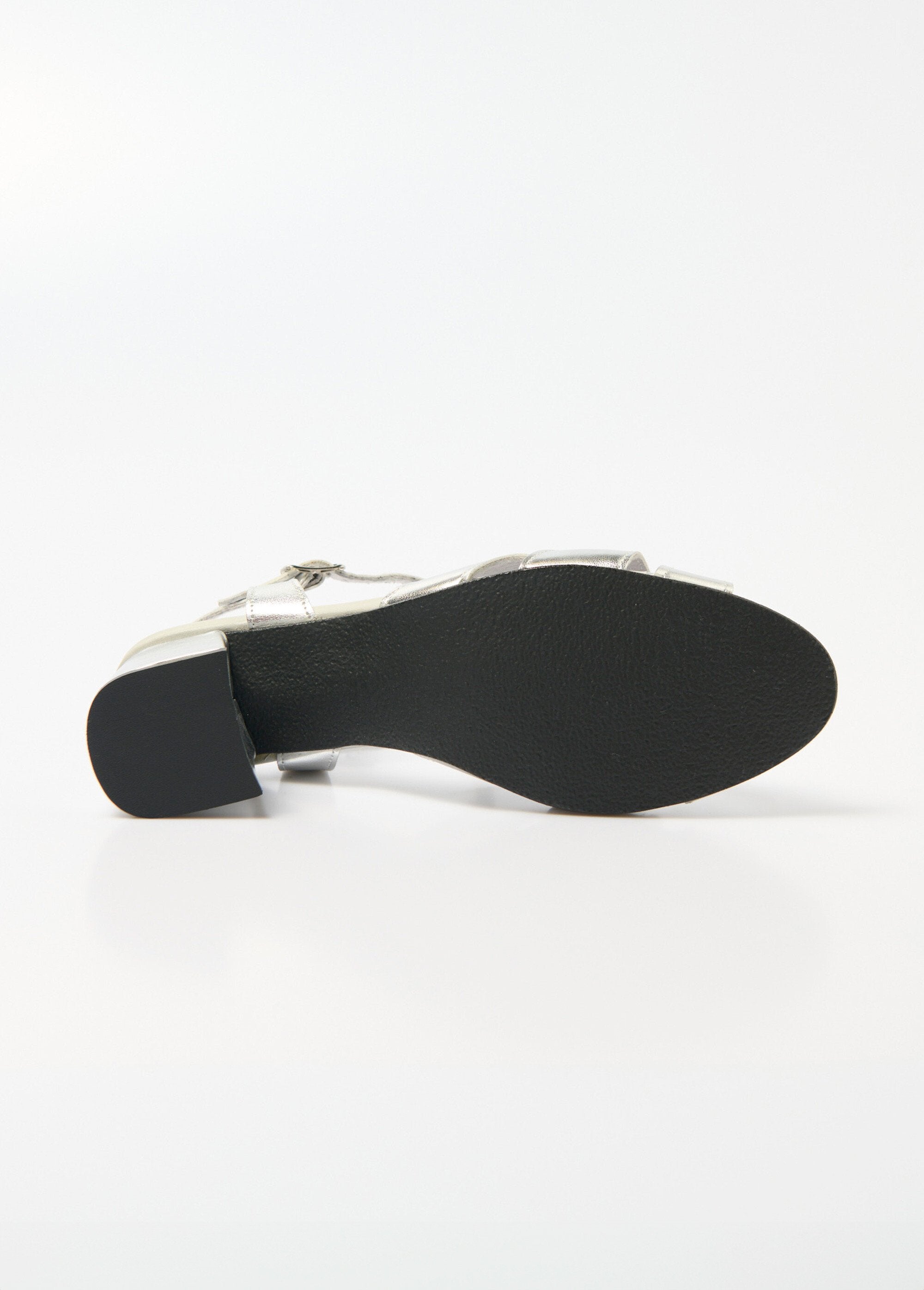 Comfort_width_crossed_strap_heeled_sandals_Silver_UN1_slim