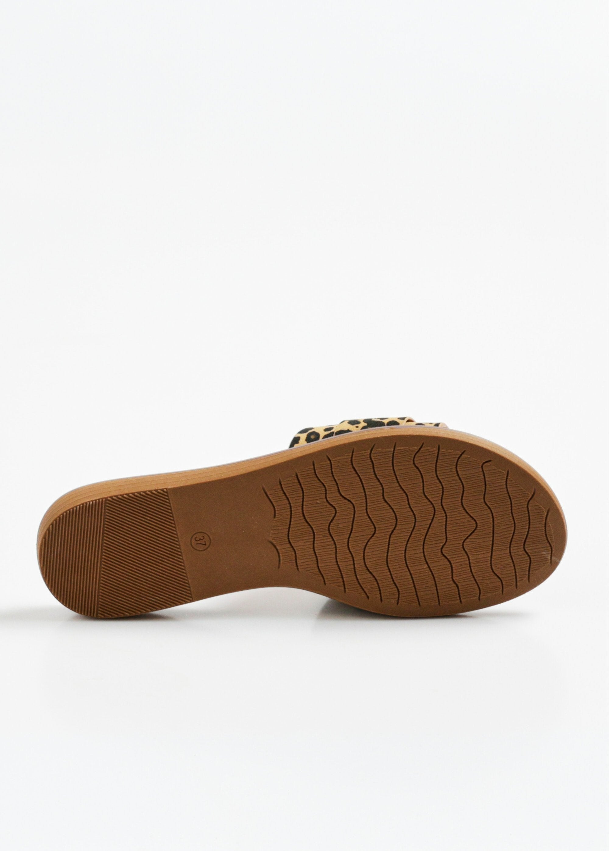 Mule-style_sandals_with_metal_detail_Leopard_UN1_slim