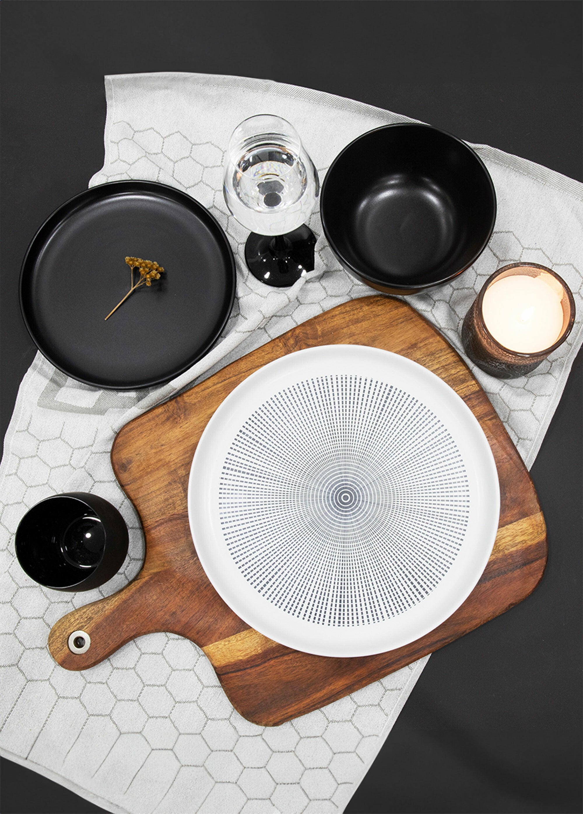 18-piece_stoneware_service,_Aïna_Black_and_white_FA1_slim