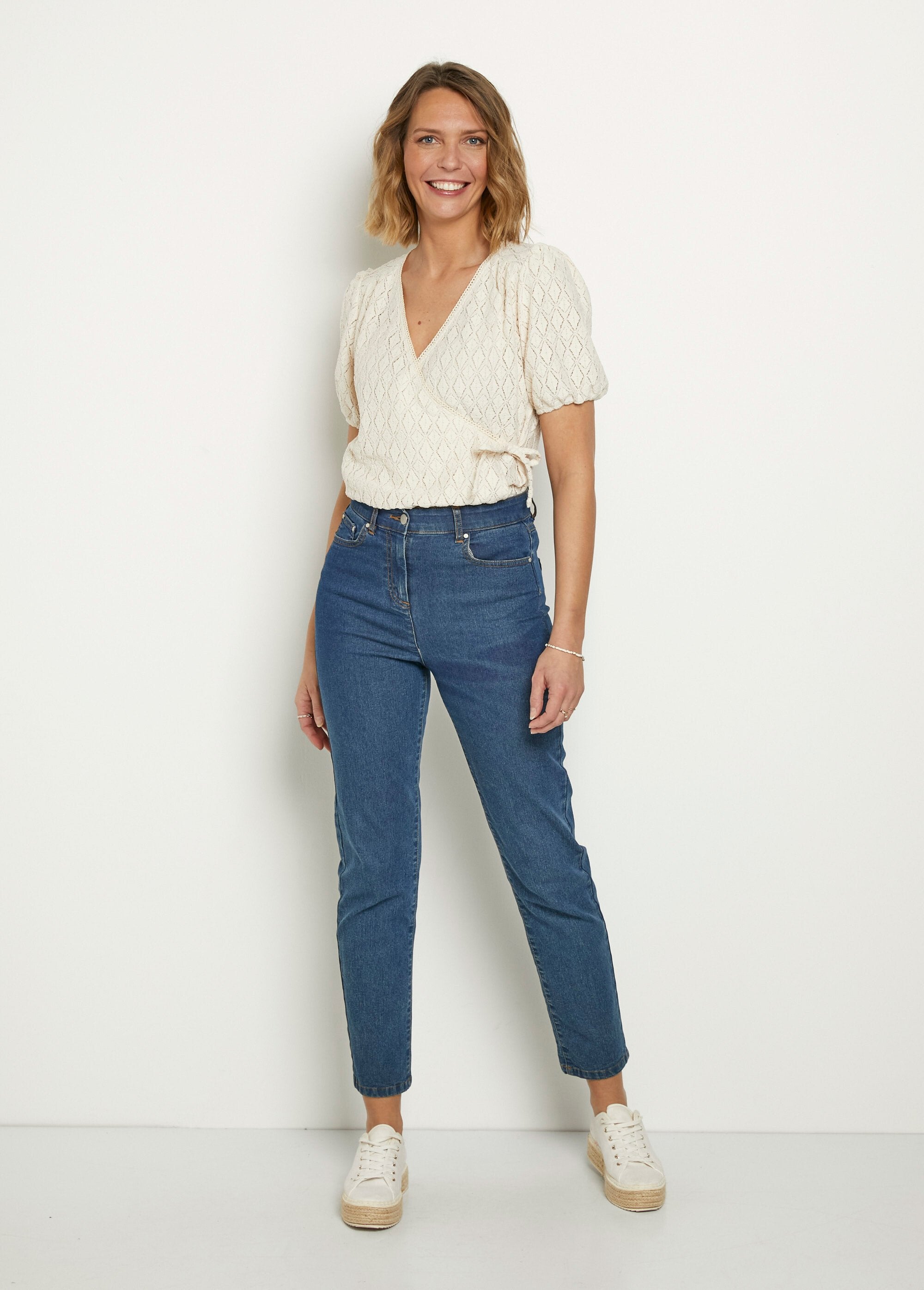 Wrap-around_t-shirt_with_balloon_sleeves_Ecru_SF1_slim