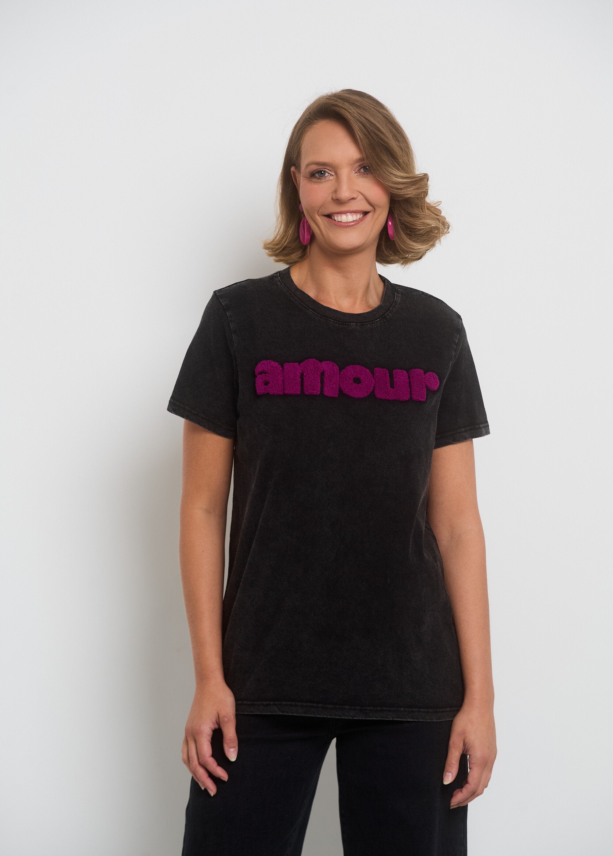 Round_neck_T-shirt_with_message_and_used_effect_Gray__FA1_slim