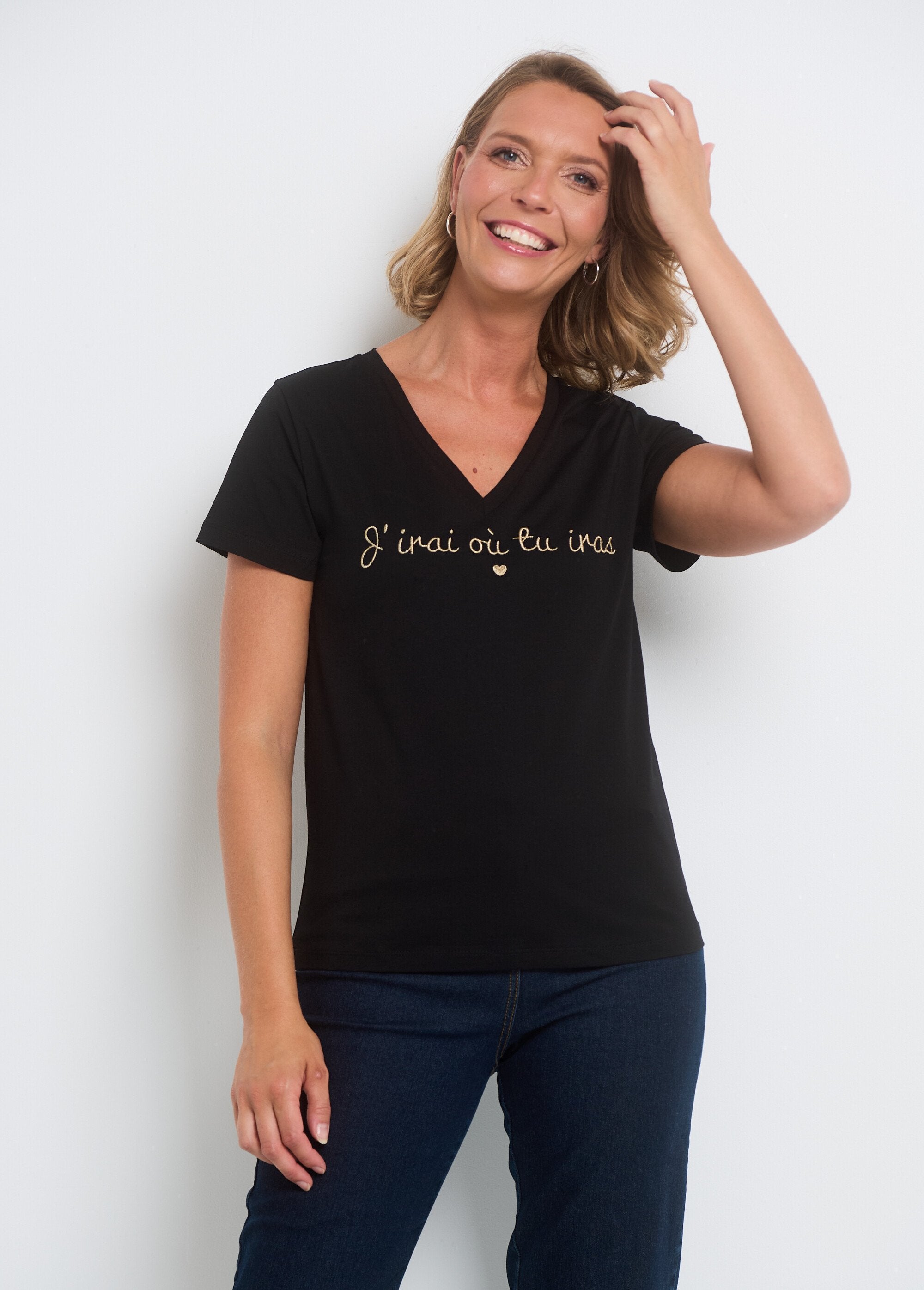 Short-sleeved_V-neck_T-shirt_with_message_Black_FA1_slim