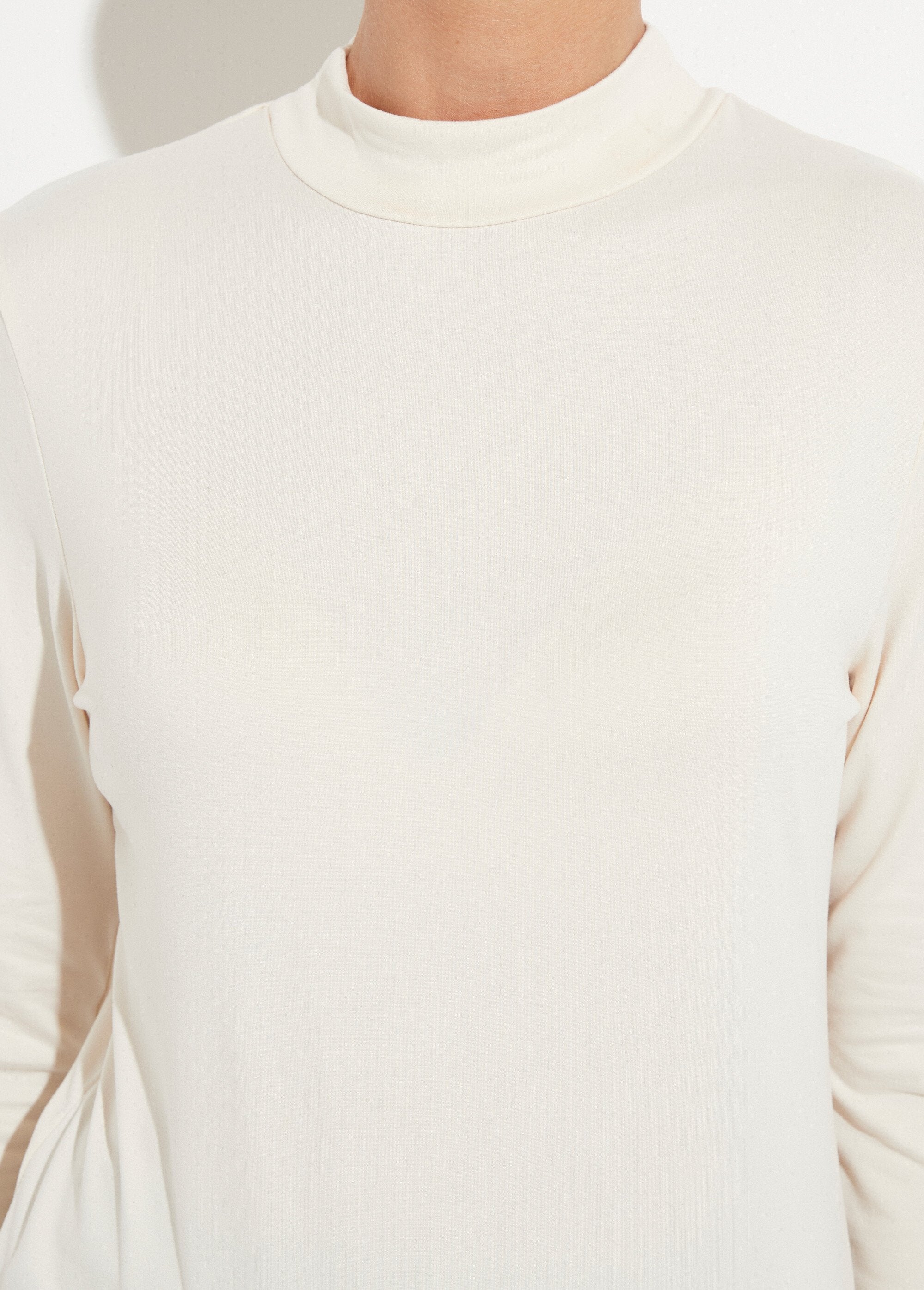Soft,_long-sleeved,_high-neck_T-shirt_Ecru_DE1_slim