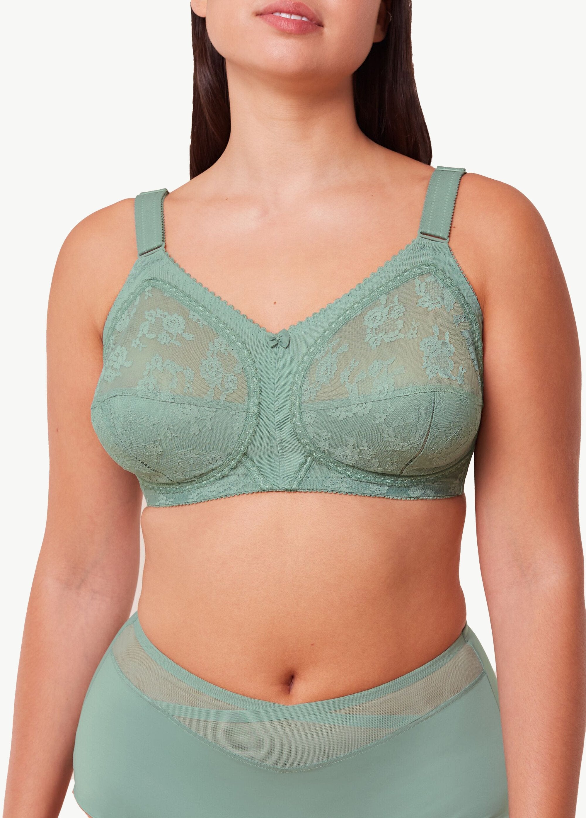 Doreen_Non-wired_Bra_Almond_FA1_curvy