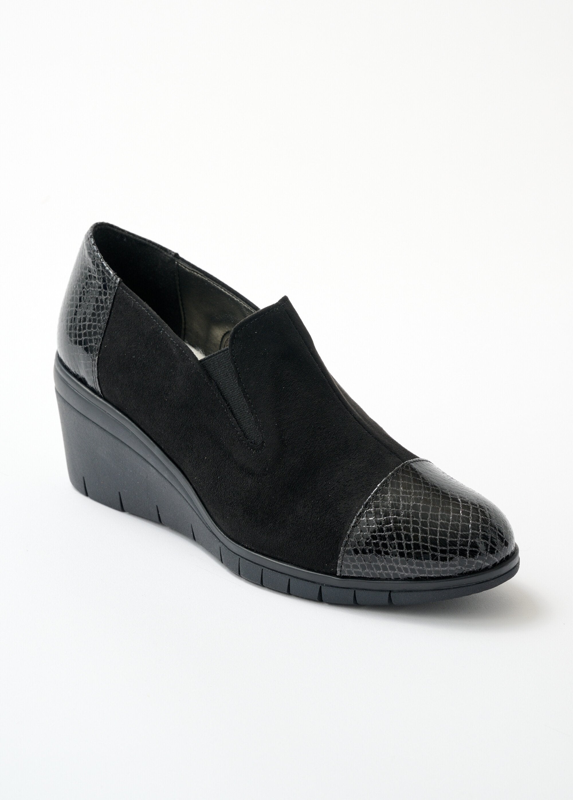 Mocassins_compensés_largeur_confort_élastiqués_Noir_FA1_slim