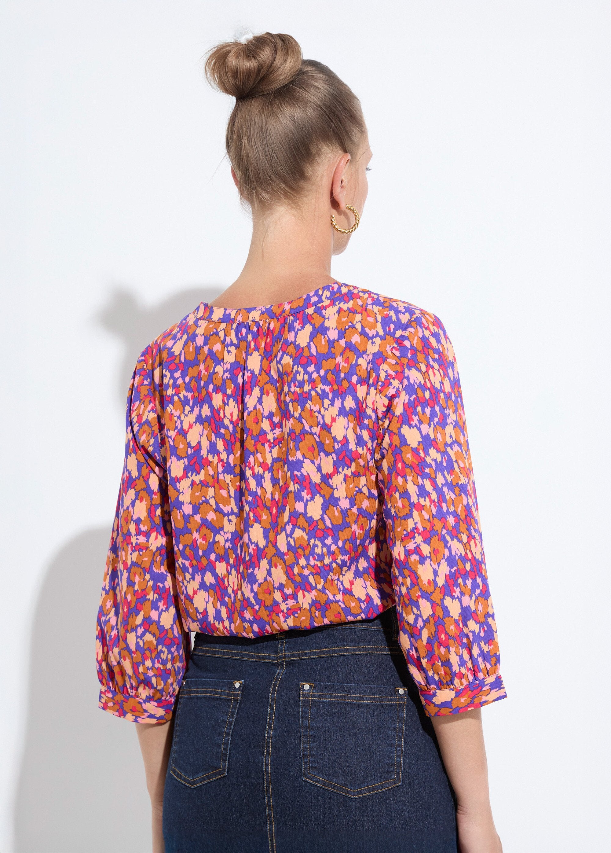 Loose-fitting_button-down_tunic_with_3/4-length_sleeves_Navy_and_ochre_DO1_slim